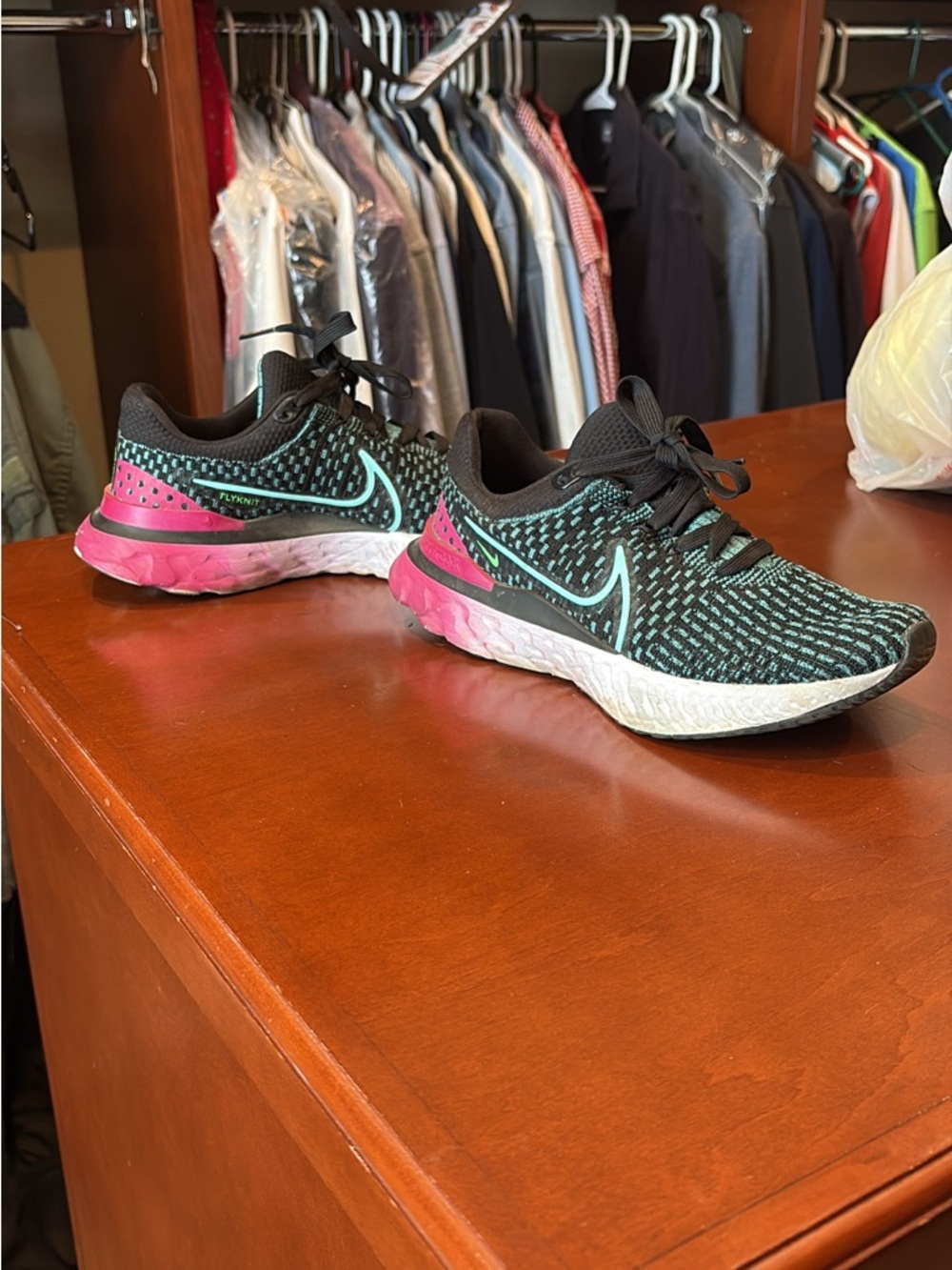 Nike Women’s Black & Teal Knit Sneakers with Pink Heel